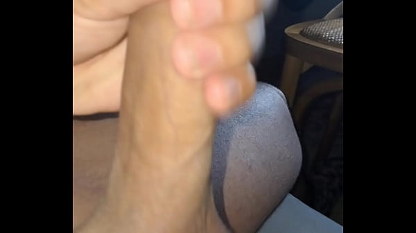 Garoto Pauzudo Com Tesao Bate Uma Até Gozar