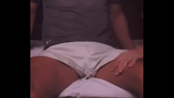 Gymbro atletico usa todo su poder y músculos en mi culo hetero virgen