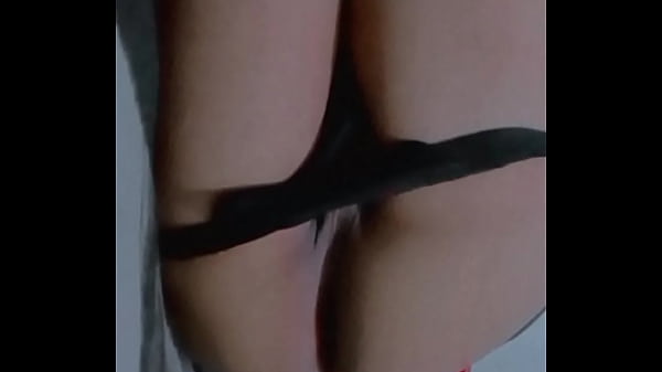 Jugando con mi dildo