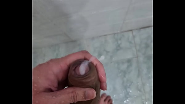 PUNHETÃO NO BANHO ATE GOZAR