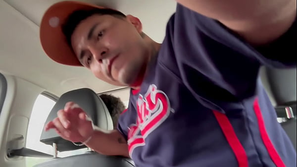 Que rico es coger en el carro en una tarde lluviosa