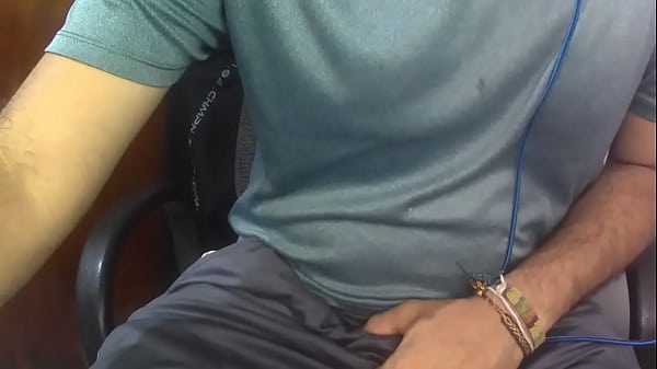 i love massage my cock during the work time, the people almost caught me