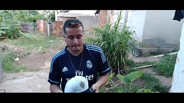 O Amigo da escola deu o rabo pro jogador