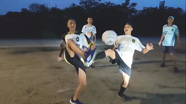 Suruba com os mulekes do futebol. – Free