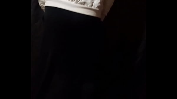 crossdresser satisface su culo