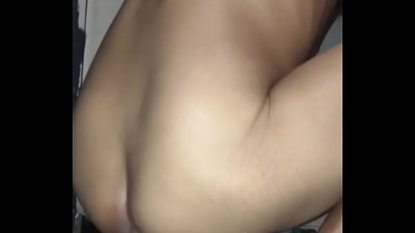 Dois consolos grandes por que meu rabo e guloso