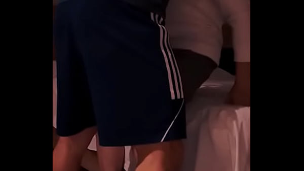 Futbolistas curiosos follan su habitación de hotel luego de una fiesta y victoria del equipo