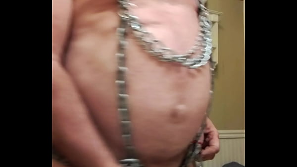 Nipple pain, Chain bondage