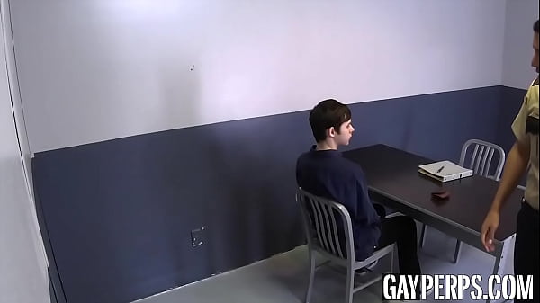 Officer barebacks thieving young dude after being sucked off