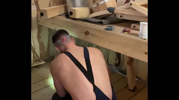 Russian WORKER gets horny at the construction site! Found a customer’s SEX toy at work! Dirty fuckin