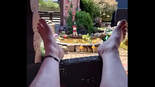 Barfuß auf der Veranda