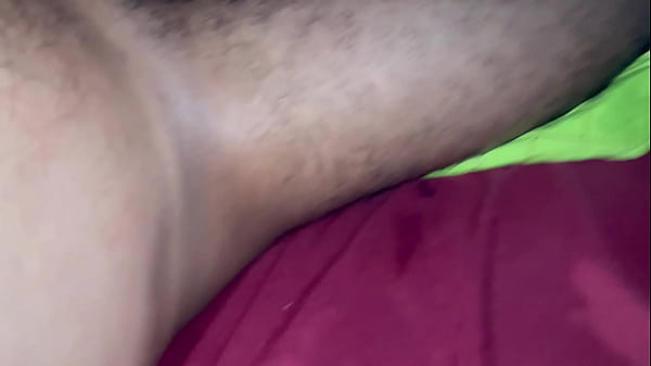 Brincando en verga peluda