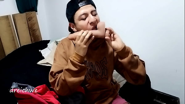 Sexo caliente en cama de mi vecino