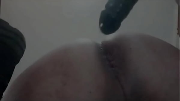 Slut pleasing his ass