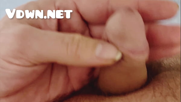 Vdwn.net – slow motion playing and stretching my soft small cock