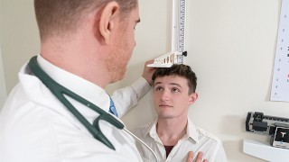 FunSizeBoys Young patient Grant Ducati fucked by tall DILF doctor
