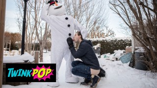 TWINKPOP – Tattooed Guy Bo Sinn Gets Dressed As A Snowman And Fucks All Of Benjamin Blue’s Holes