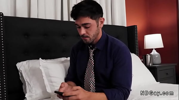 Married man invites gay to fuck him in motel room