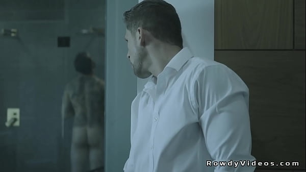 Unhomed man gets roof for anal sex from rich gay