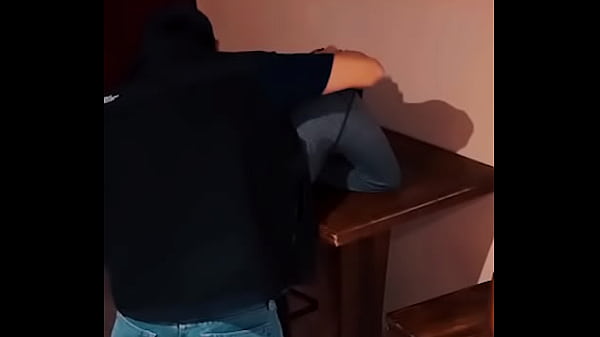 Camara de seguridad graba a empleados follando en horario laboral