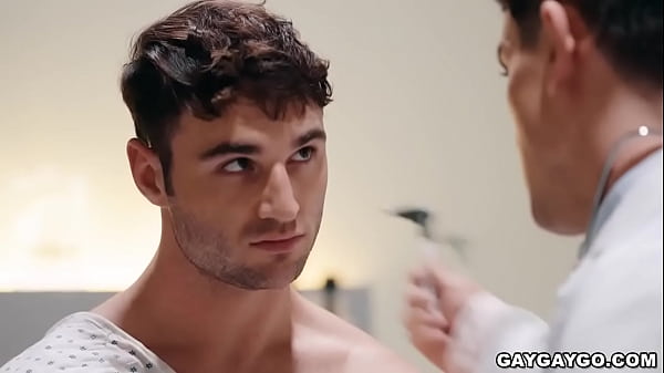 Dakota Payne can’t help but fuck his next patient Michael Boston
