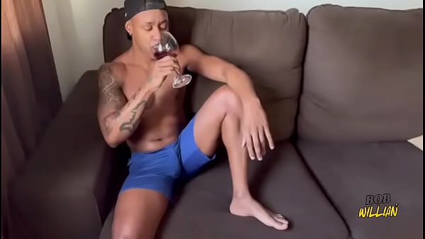 Fui pegar a chave na casa da minha namorada e acabei pegando meu cunhado