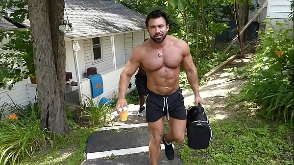 Barebacking Muscle Beasts