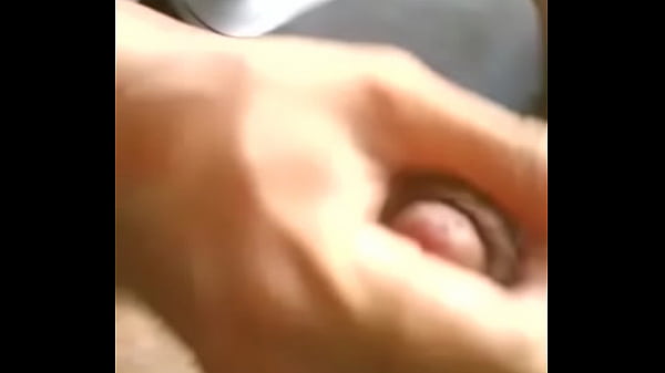 Masturbando a mi amigo gay